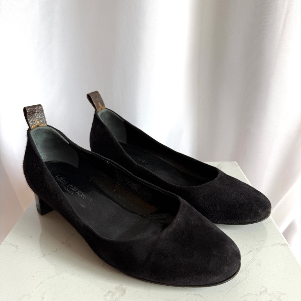 Louis Vuitton Uniform Ballet Flats / Low Heels – Size 37.5